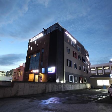 Jeju Lux Hotel Oso-ri Kültér fotó